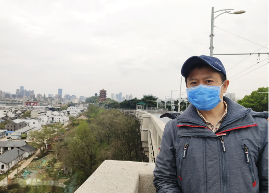 從戰地記者到好看視頻特約評論員,他用短視頻解讀世界的真相
