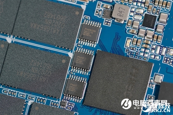 19999元！影馳16TB企業級SSD拆解圖賞 16顆存儲芯片太壯觀