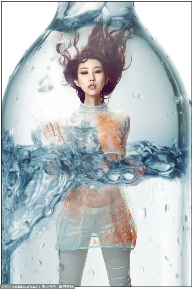 PS創意合成玻璃瓶中被水淹沒的美女