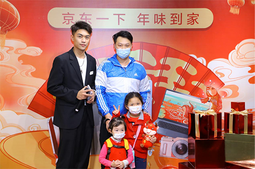 網紅主播“組團”探店 京東3C家電年貨節線下門店的新打開方式