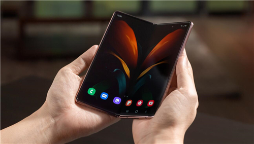 華為Mate X2對(duì)比三星Galaxy Z Fold2 5G：內(nèi)屏無攝像頭，體驗(yàn)大打折扣