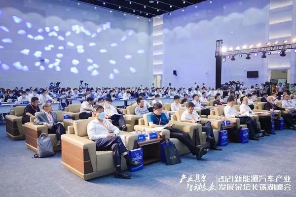 毫末智行侯軍:下一代出行工具是輪子上的超級計算機
