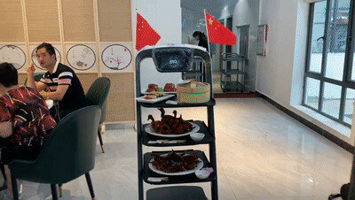 智慧防疫,普渡機器人為疫情防控保駕護航