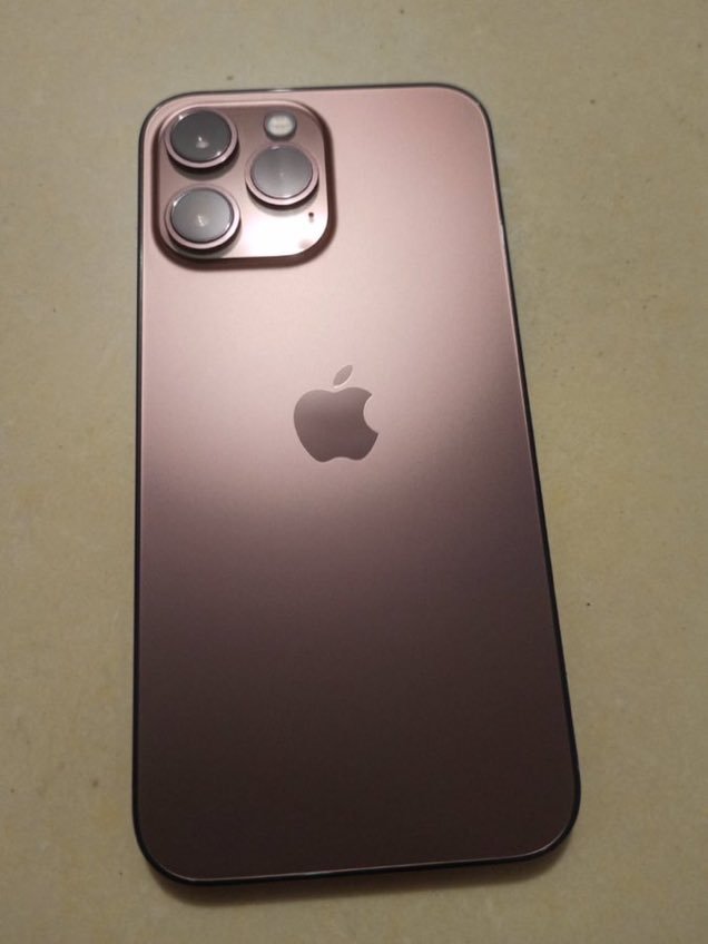 蘋果 iPhone 13 Pro 原型機/13 Pro Max 圖紙曝光:攝像頭凸起明顯,劉海更窄
