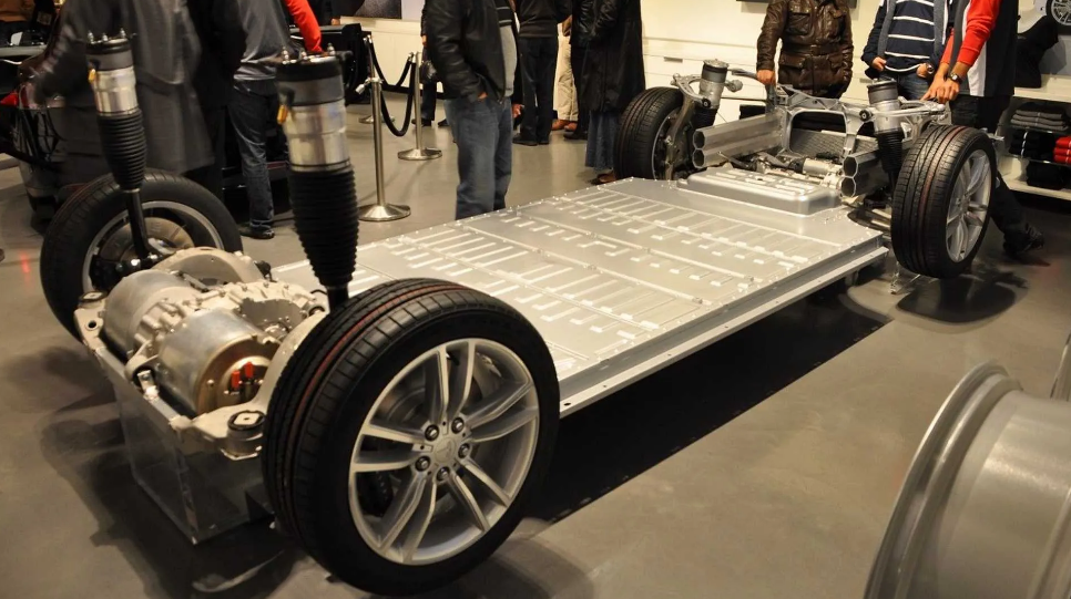 特斯拉《用戶手冊》更新:Model Y 將升級結構性電池組