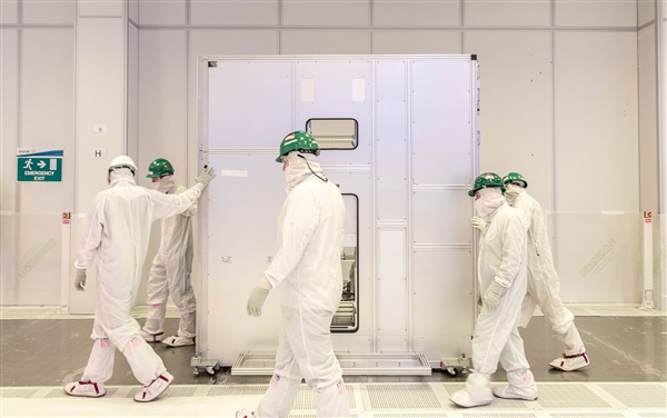 Intel EUV極紫外光刻設備進廠:沖刺“4nm”工藝