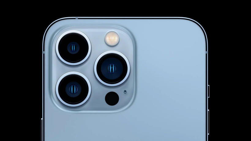 又一分析師稱蘋果 iPhone 15 Pro / Max 將配備 5 倍變焦?jié)撏较鄼C(jī)