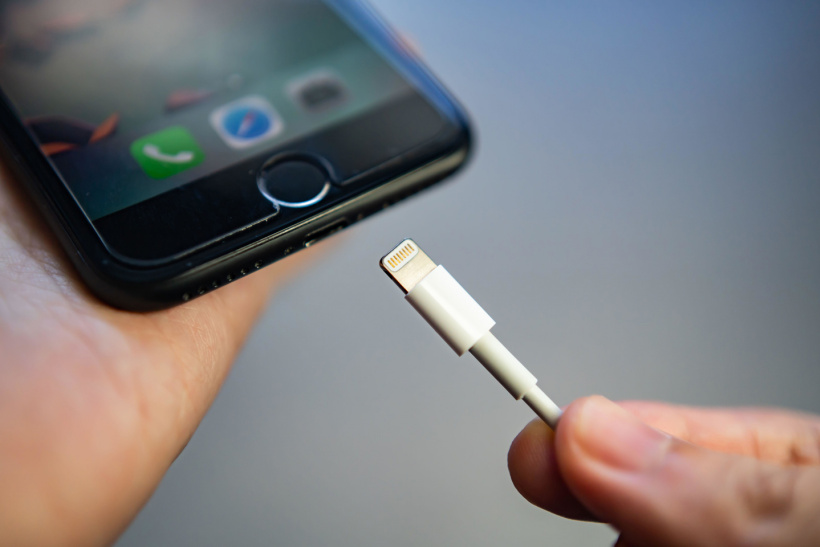 蘋果教你如何保持 iPhone 手機電池健康:遠離極端溫度、充電時移除某些保護殼
