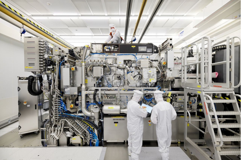 消息稱 ASML 將 2025 年韓國(guó) EUV 光刻機(jī)銷售額目標(biāo)擴(kuò)至 147.5 億歐元